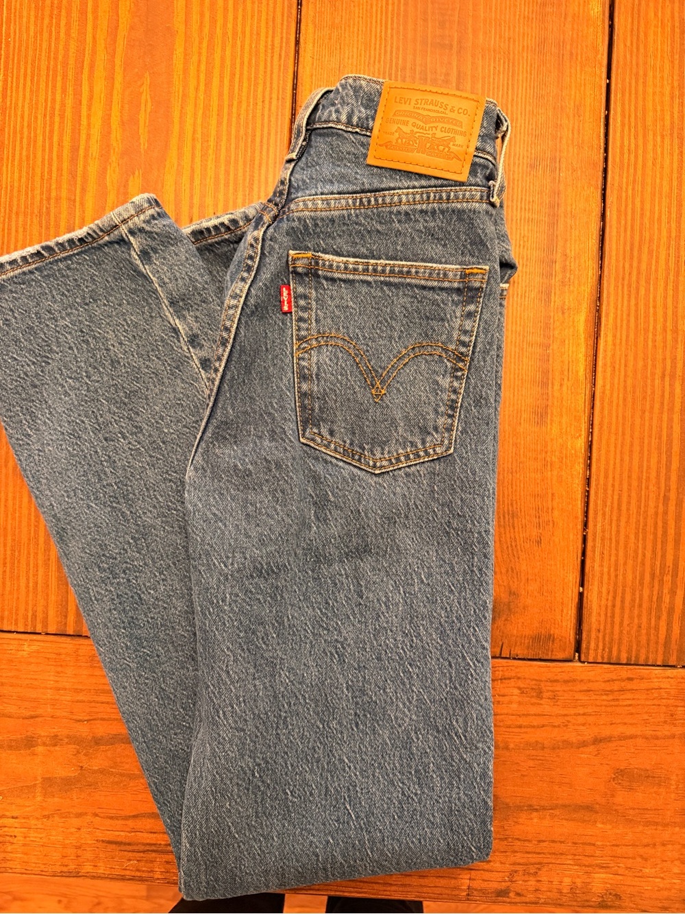 Levi's Women’s Ribcage Straight Ankle Premium Jeans Medium Blue wash